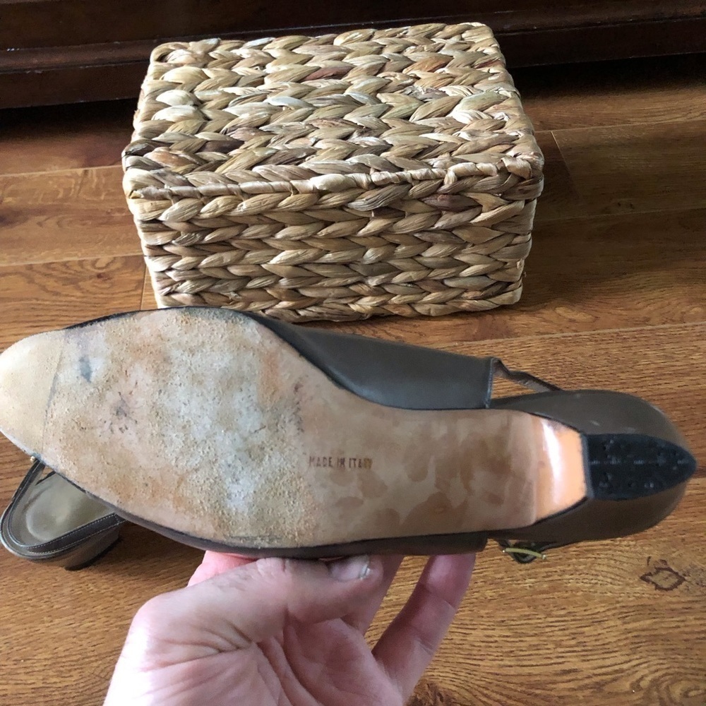 Vintage Salvatore Ferragamo brown & black point toe heels in size 8.5 - Picture 3 of 8